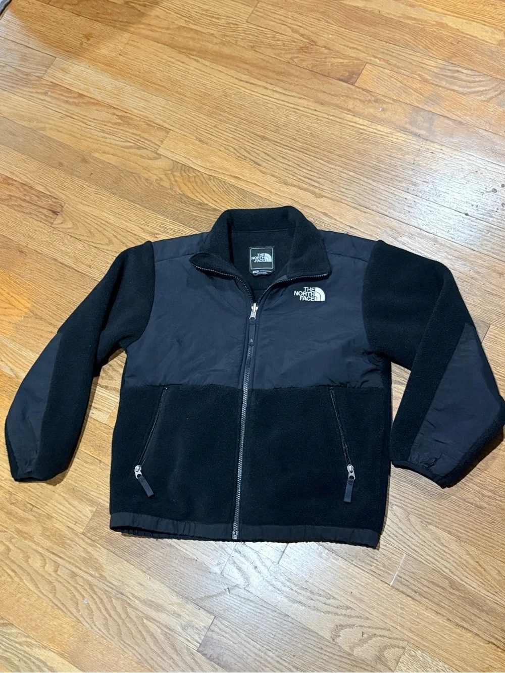 The North Face Black Boy Lightweight Fleece Jacket Size M